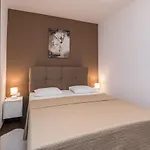 Apartments Star - Free Private Parking